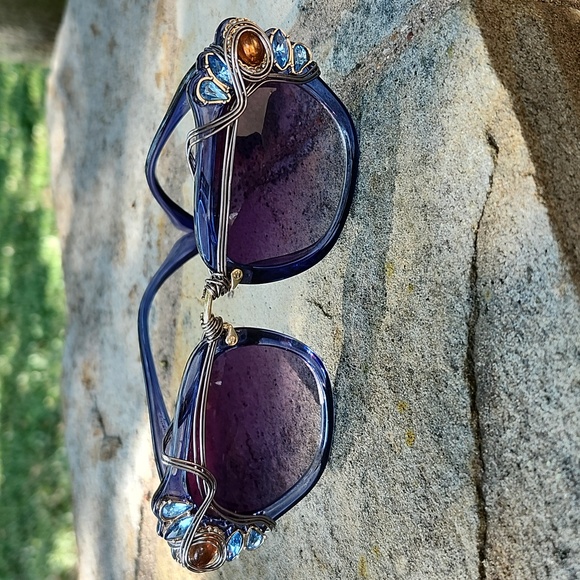 CICI GORGEOUS EMBELLISHED SUNGLASSES - Picture 10 of 11
